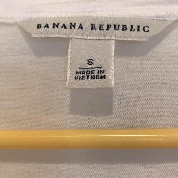 V Neck Banana Republic flowery Tee - Picture 3 of 5